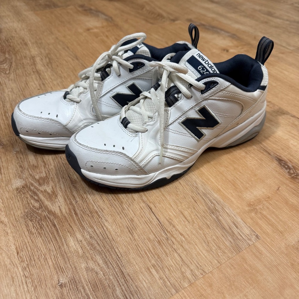 New Balance 624 Mens 9 White Navy Blue Leather Cross Training Shoes MX624WN4